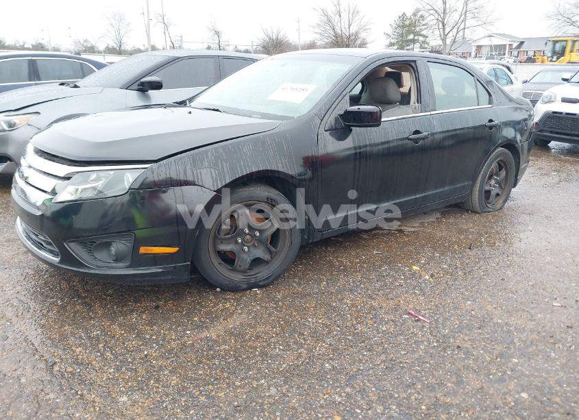 Photo 2 of 2011 Ford Fusion SE (VIN 3FAHP0HA5BR223784)