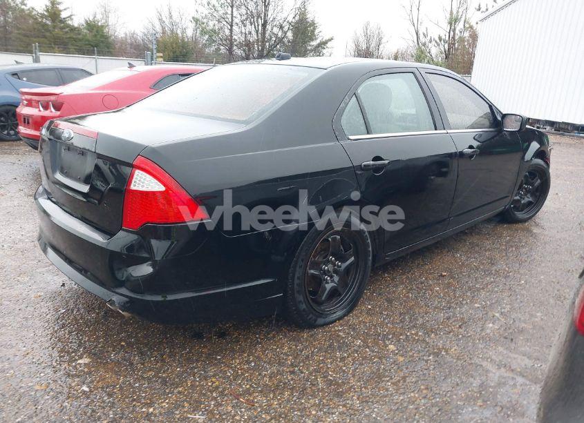 Photo 4 of 2011 Ford Fusion SE (VIN 3FAHP0HA5BR223784)