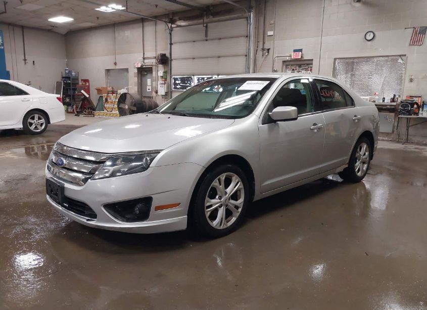 Photo 2 of 2011 Ford Fusion SE (VIN 3FAHP0HA5BR254503)