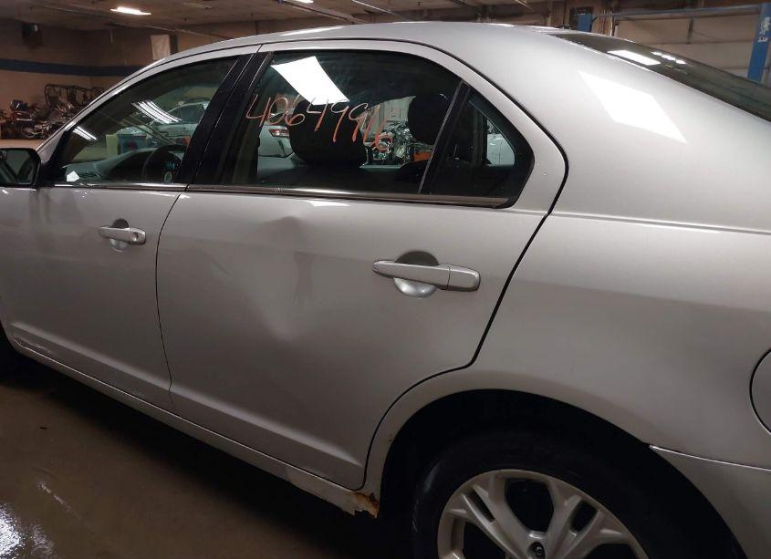 Photo 6 of 2011 Ford Fusion SE (VIN 3FAHP0HA5BR254503)