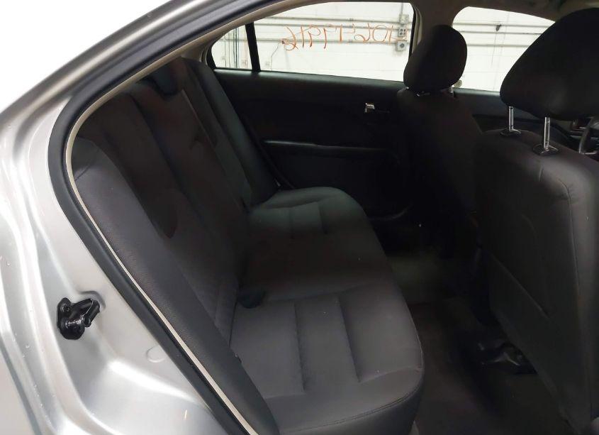 Photo 8 of 2011 Ford Fusion SE (VIN 3FAHP0HA5BR254503)