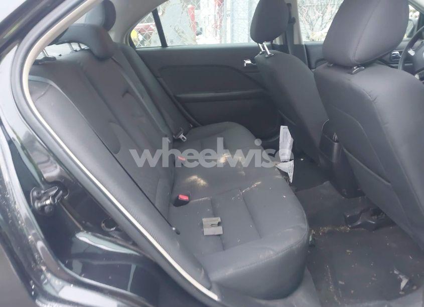 Photo 8 of 2011 Ford Fusion SE (VIN 3FAHP0HA5BR283404)