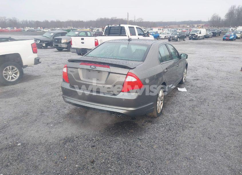 Photo 4 of 2011 Ford Fusion SE (VIN 3FAHP0HA5BR289624)