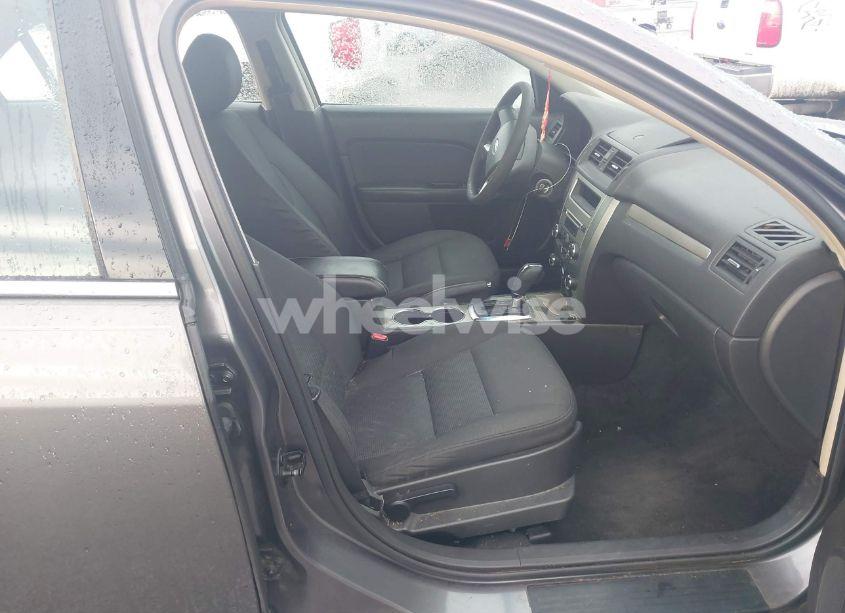 Photo 5 of 2011 Ford Fusion SE (VIN 3FAHP0HA5BR289624)