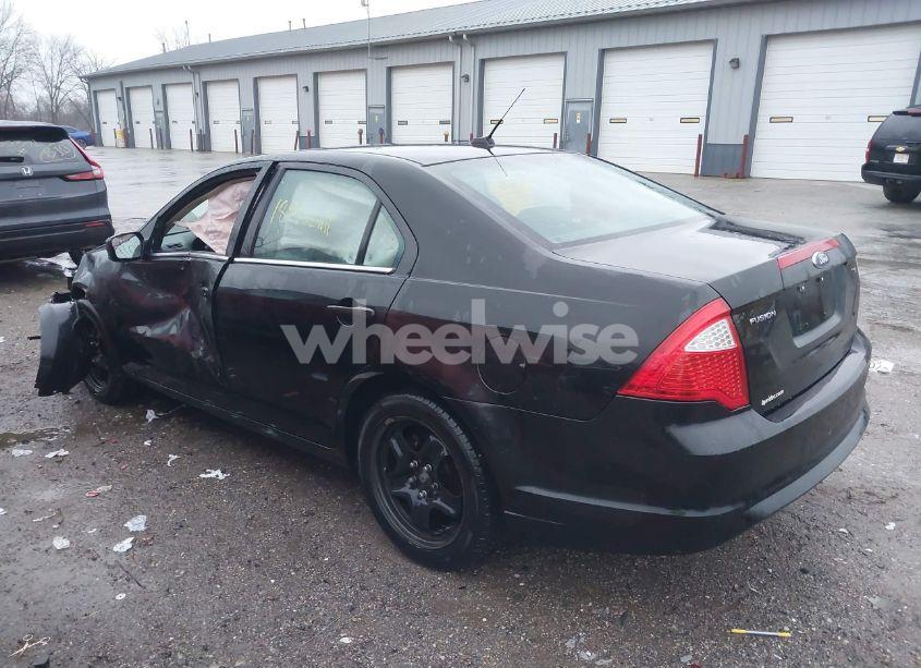 Photo 3 of 2011 Ford Fusion SE (VIN 3FAHP0HA5BR315414)