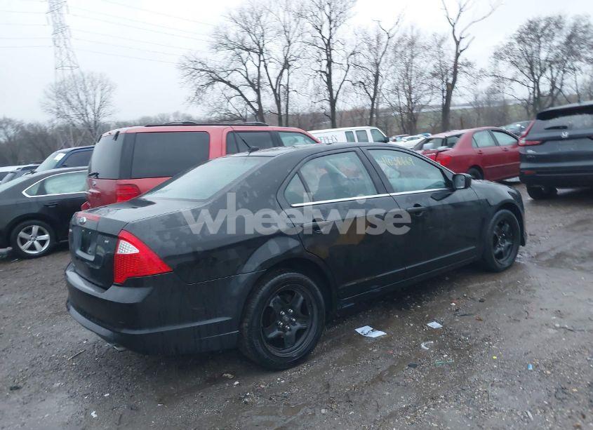 Photo 4 of 2011 Ford Fusion SE (VIN 3FAHP0HA5BR315414)