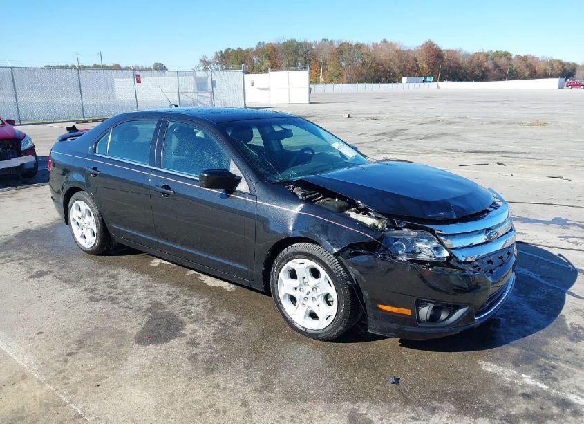 2011 Ford Fusion SE (VIN 3FAHP0HA5BR328230) main photo