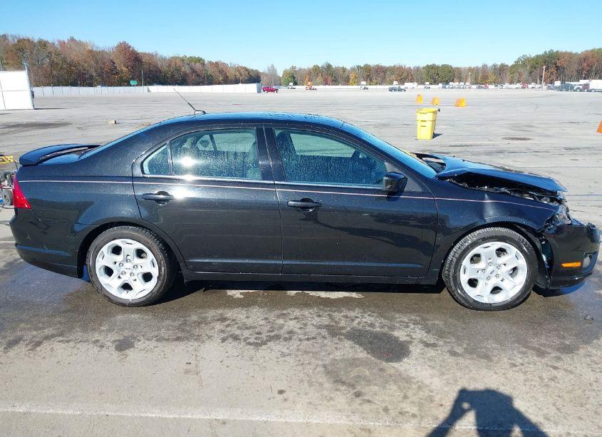 Photo 13 of 2011 Ford Fusion SE (VIN 3FAHP0HA5BR328230)