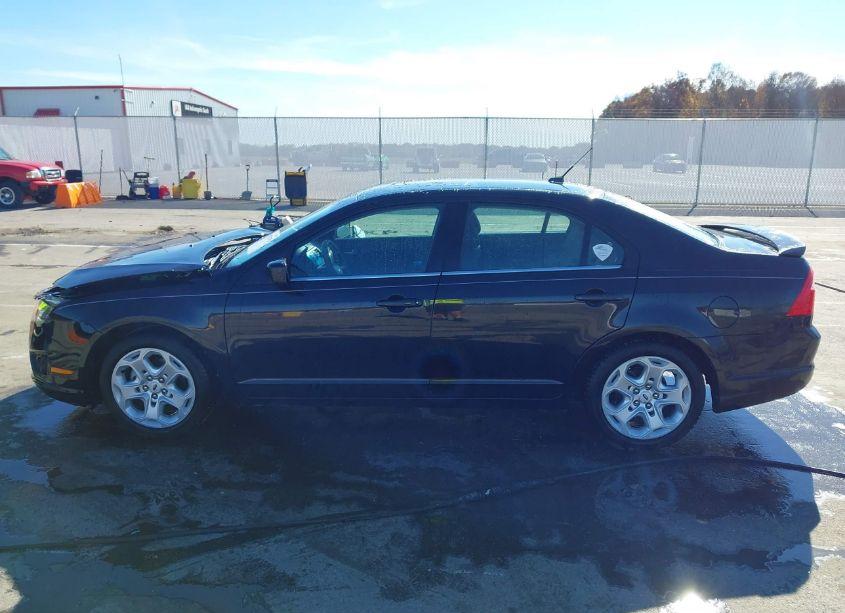 Photo 14 of 2011 Ford Fusion SE (VIN 3FAHP0HA5BR328230)