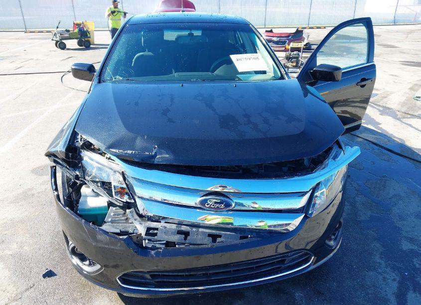 Photo 6 of 2011 Ford Fusion SE (VIN 3FAHP0HA5BR328230)