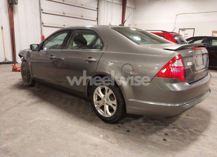 Photo 3 of 2012 Ford Fusion SE (VIN 3FAHP0HA5CR120415)