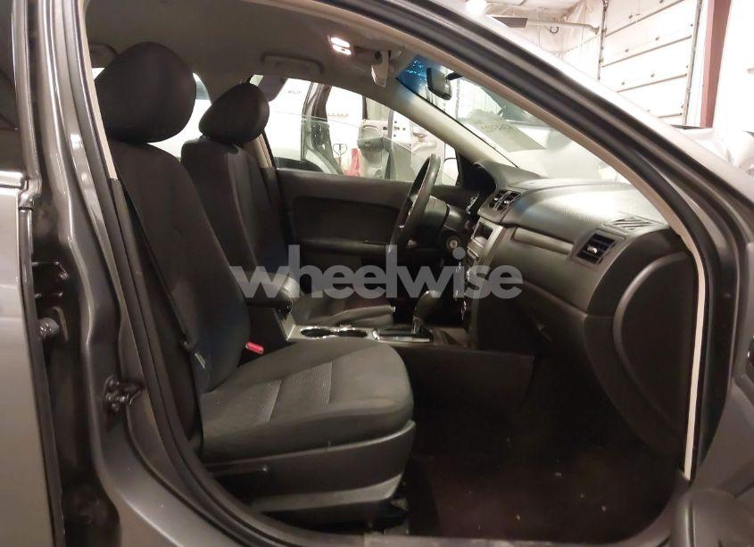 Photo 5 of 2012 Ford Fusion SE (VIN 3FAHP0HA5CR120415)