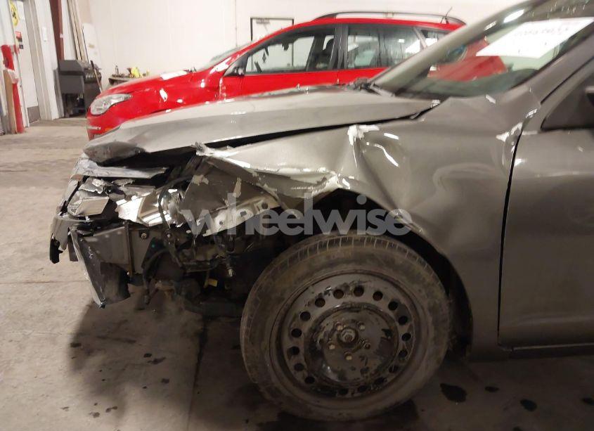 Photo 6 of 2012 Ford Fusion SE (VIN 3FAHP0HA5CR120415)