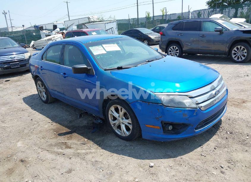 2012 Ford Fusion SE (VIN 3FAHP0HA5CR121001) main photo