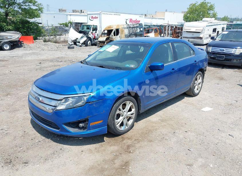 Photo 2 of 2012 Ford Fusion SE (VIN 3FAHP0HA5CR121001)