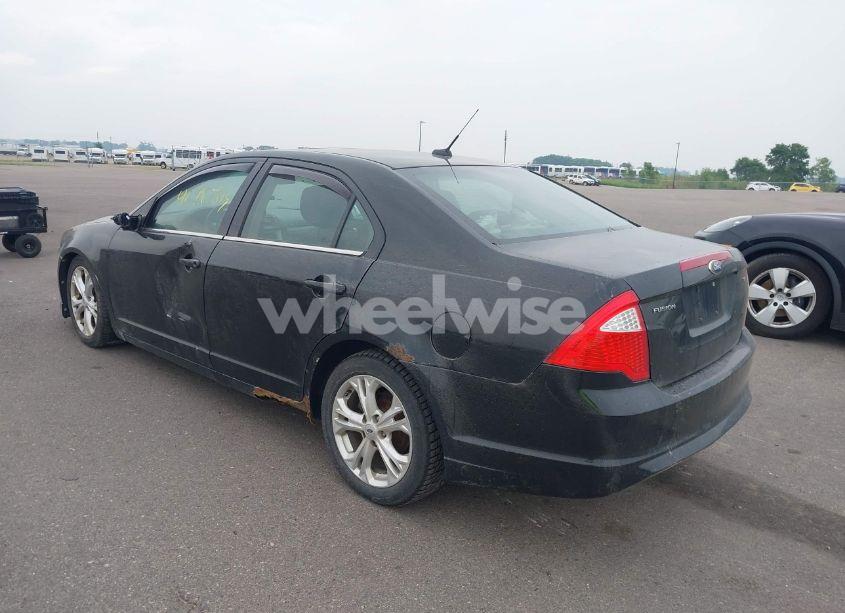 Photo 3 of 2012 Ford Fusion SE (VIN 3FAHP0HA5CR124979)