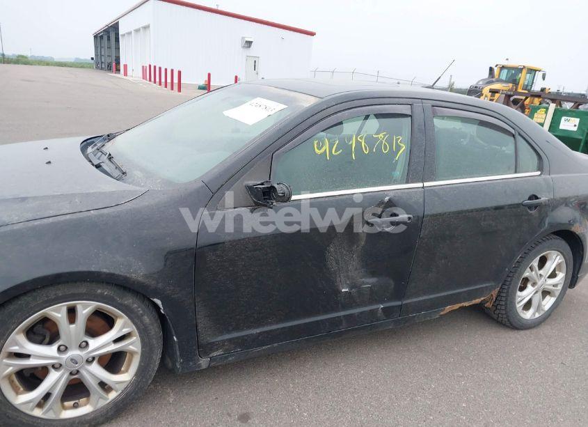 Photo 6 of 2012 Ford Fusion SE (VIN 3FAHP0HA5CR124979)