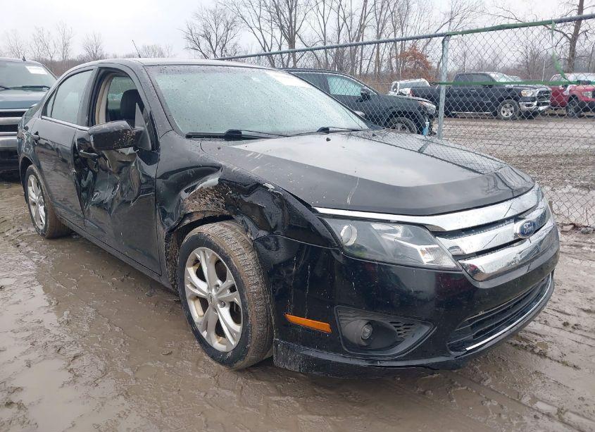 2012 Ford Fusion SE (VIN 3FAHP0HA5CR135867) main photo