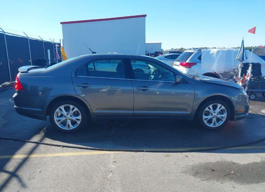 Photo 13 of 2012 Ford Fusion SE (VIN 3FAHP0HA5CR136470)