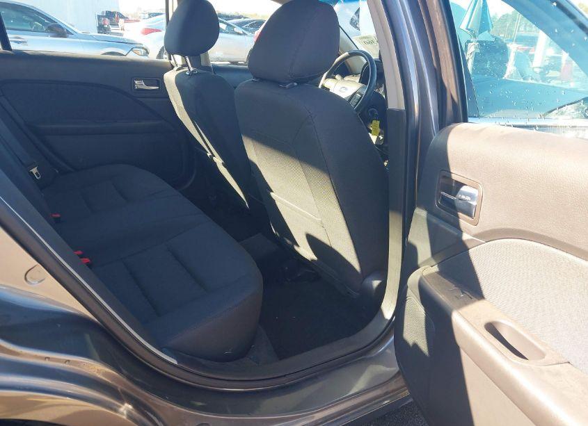 Photo 8 of 2012 Ford Fusion SE (VIN 3FAHP0HA5CR136470)