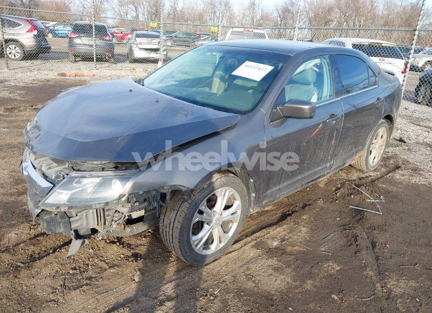 Photo 2 of 2012 Ford Fusion SE (VIN 3FAHP0HA5CR210406)