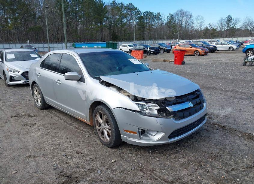2012 Ford Fusion SE (VIN 3FAHP0HA5CR213354) main photo