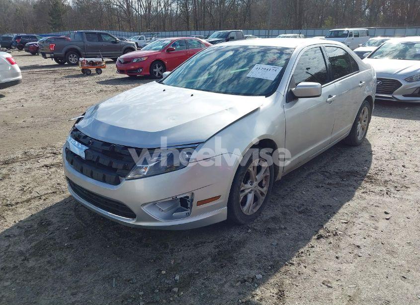 Photo 2 of 2012 Ford Fusion SE (VIN 3FAHP0HA5CR213354)
