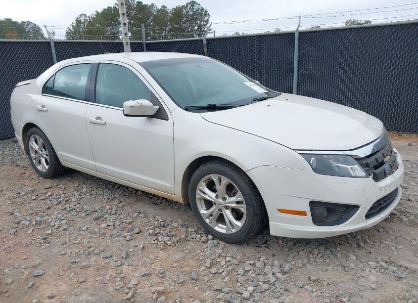 2012 Ford Fusion SE (VIN 3FAHP0HA5CR221860) main photo