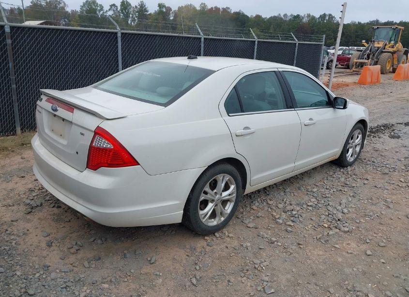 Photo 4 of 2012 Ford Fusion SE (VIN 3FAHP0HA5CR221860)