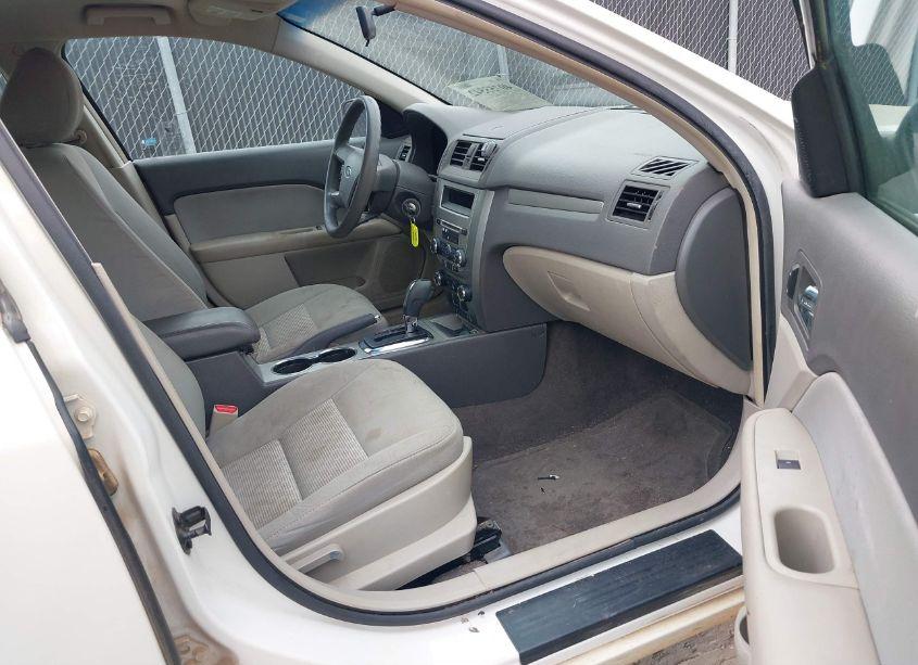 Photo 5 of 2012 Ford Fusion SE (VIN 3FAHP0HA5CR221860)