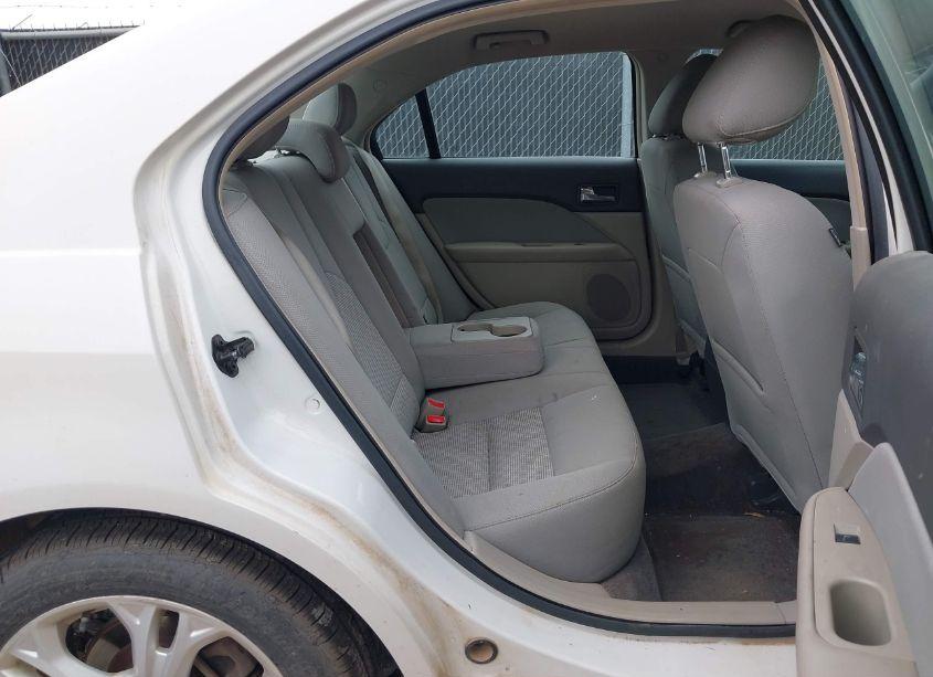 Photo 8 of 2012 Ford Fusion SE (VIN 3FAHP0HA5CR221860)