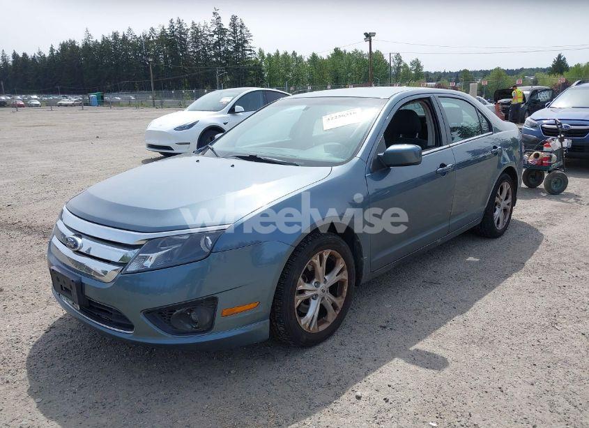 Photo 2 of 2012 Ford Fusion SE (VIN 3FAHP0HA5CR225536)