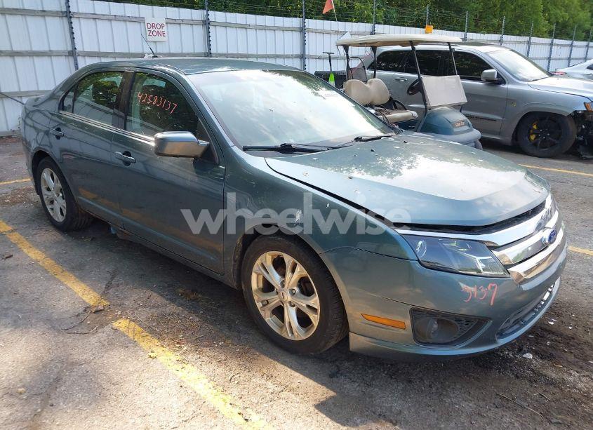 2012 Ford Fusion SE (VIN 3FAHP0HA5CR263705) main photo