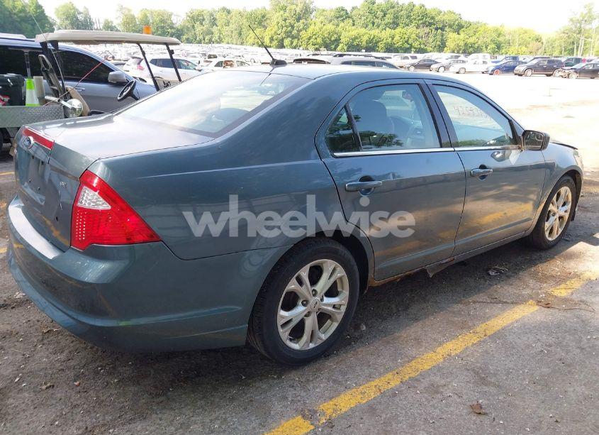 Photo 4 of 2012 Ford Fusion SE (VIN 3FAHP0HA5CR263705)