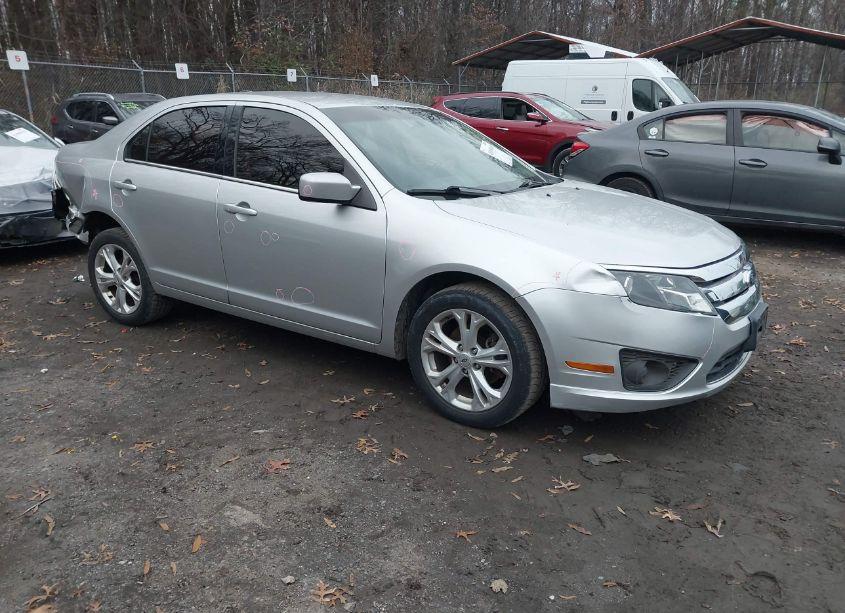 2012 Ford Fusion SE (VIN 3FAHP0HA5CR277796) main photo