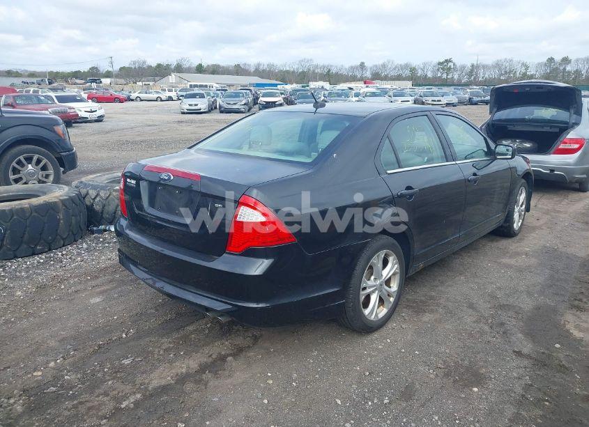 Photo 4 of 2012 Ford Fusion SE (VIN 3FAHP0HA5CR277846)