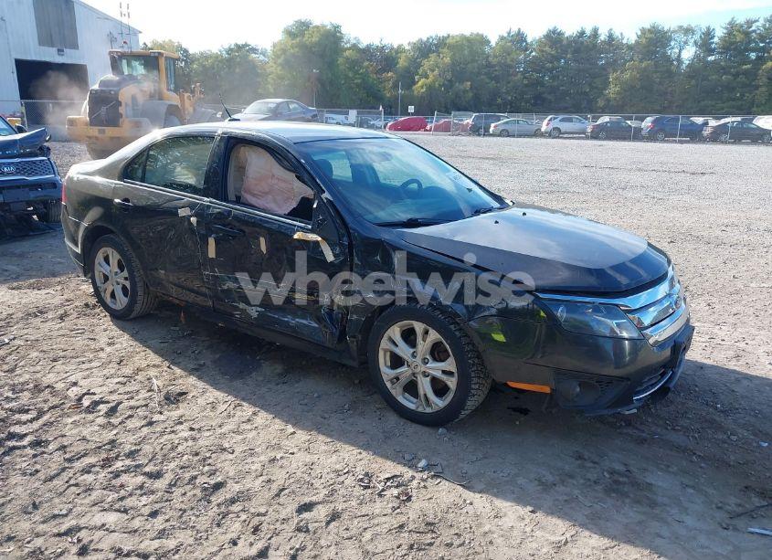 2012 Ford Fusion SE (VIN 3FAHP0HA5CR305841) main photo