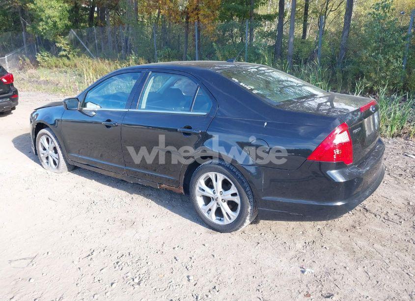 Photo 3 of 2012 Ford Fusion SE (VIN 3FAHP0HA5CR305841)