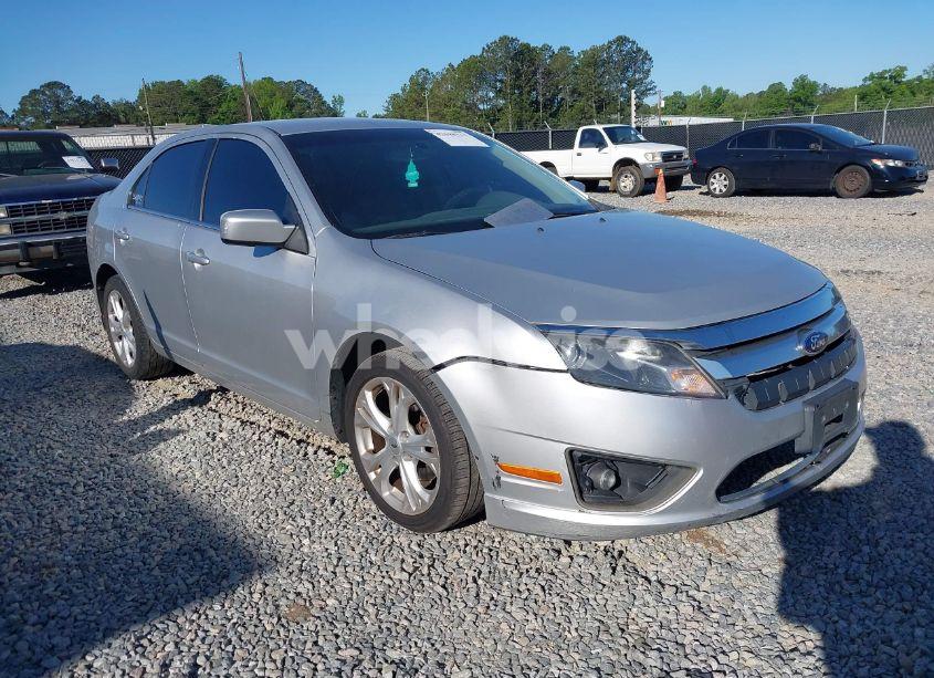 2012 Ford Fusion SE (VIN 3FAHP0HA5CR322428) main photo