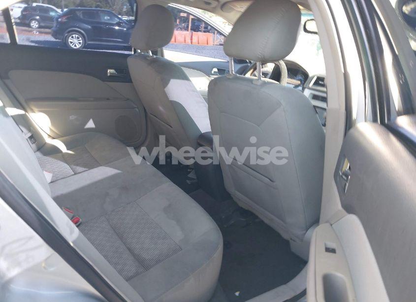 Photo 8 of 2012 Ford Fusion SE (VIN 3FAHP0HA5CR322428)