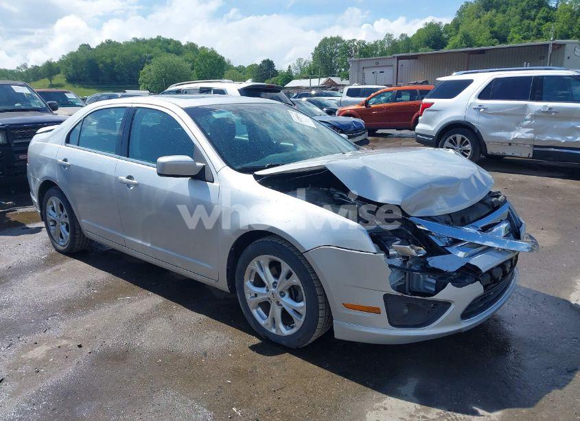 2012 Ford Fusion SE (VIN 3FAHP0HA5CR374481) main photo