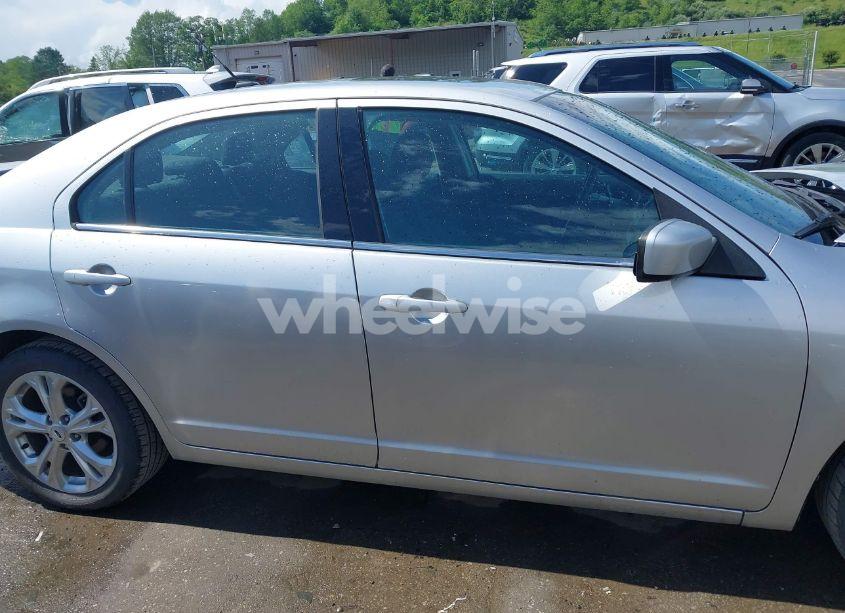 Photo 13 of 2012 Ford Fusion SE (VIN 3FAHP0HA5CR374481)