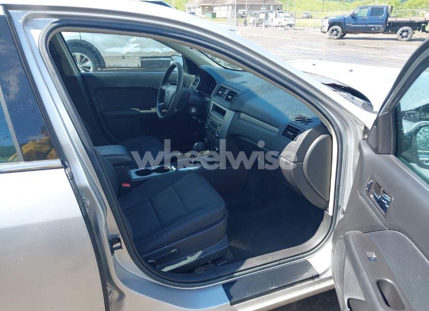 Photo 5 of 2012 Ford Fusion SE (VIN 3FAHP0HA5CR374481)