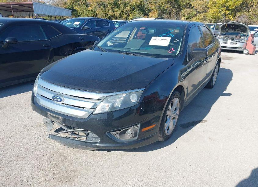 Photo 2 of 2012 Ford Fusion SE (VIN 3FAHP0HA5CR377204)