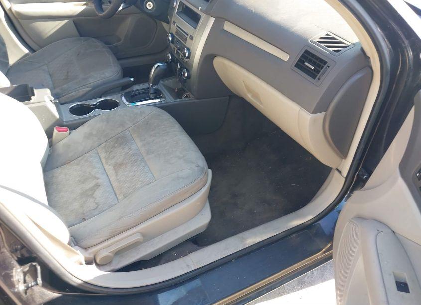 Photo 5 of 2012 Ford Fusion SE (VIN 3FAHP0HA5CR377204)