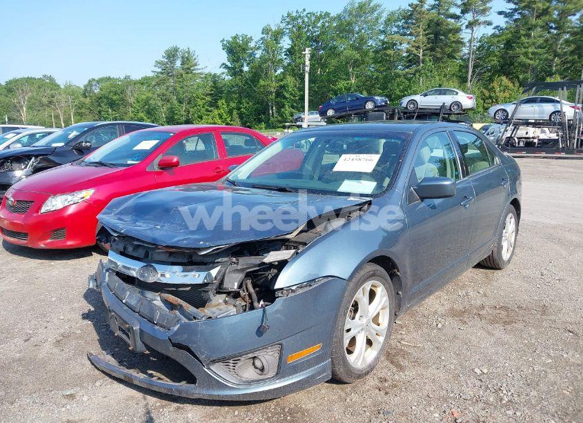 Photo 2 of 2012 Ford Fusion SE (VIN 3FAHP0HA5CR378689)