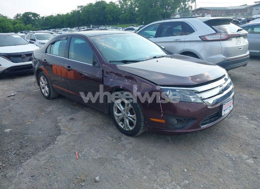 2012 Ford Fusion SE (VIN 3FAHP0HA5CR389319) main photo