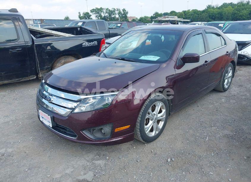 Photo 2 of 2012 Ford Fusion SE (VIN 3FAHP0HA5CR389319)