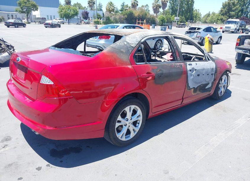 Photo 4 of 2012 Ford Fusion SE (VIN 3FAHP0HA5CR402800)