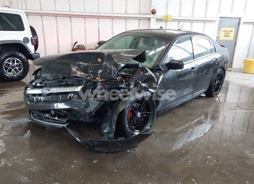 Photo 2 of 2012 Ford Fusion SE (VIN 3FAHP0HA5CR403929)